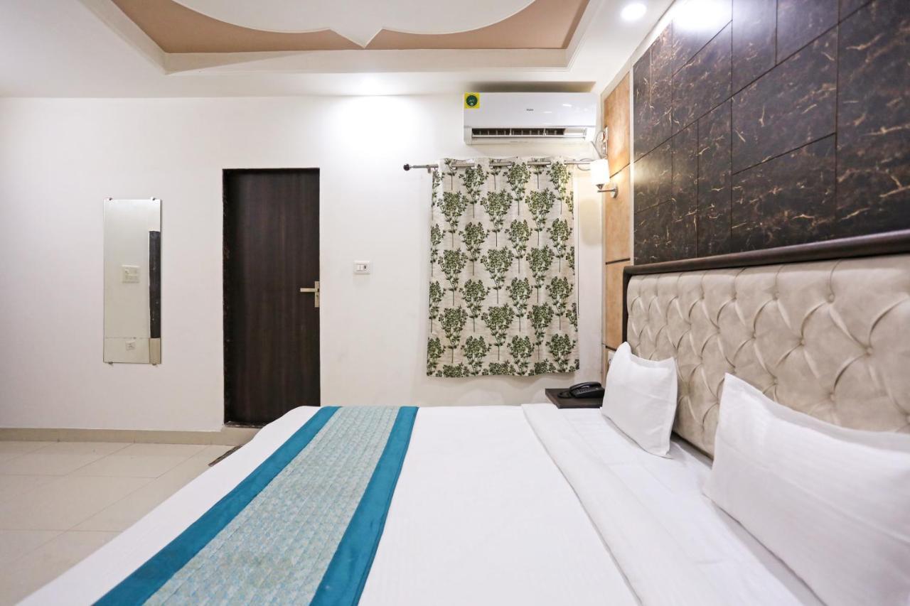 Aero Home Stay- Bed & Breakfast Neu-Delhi Exterior foto