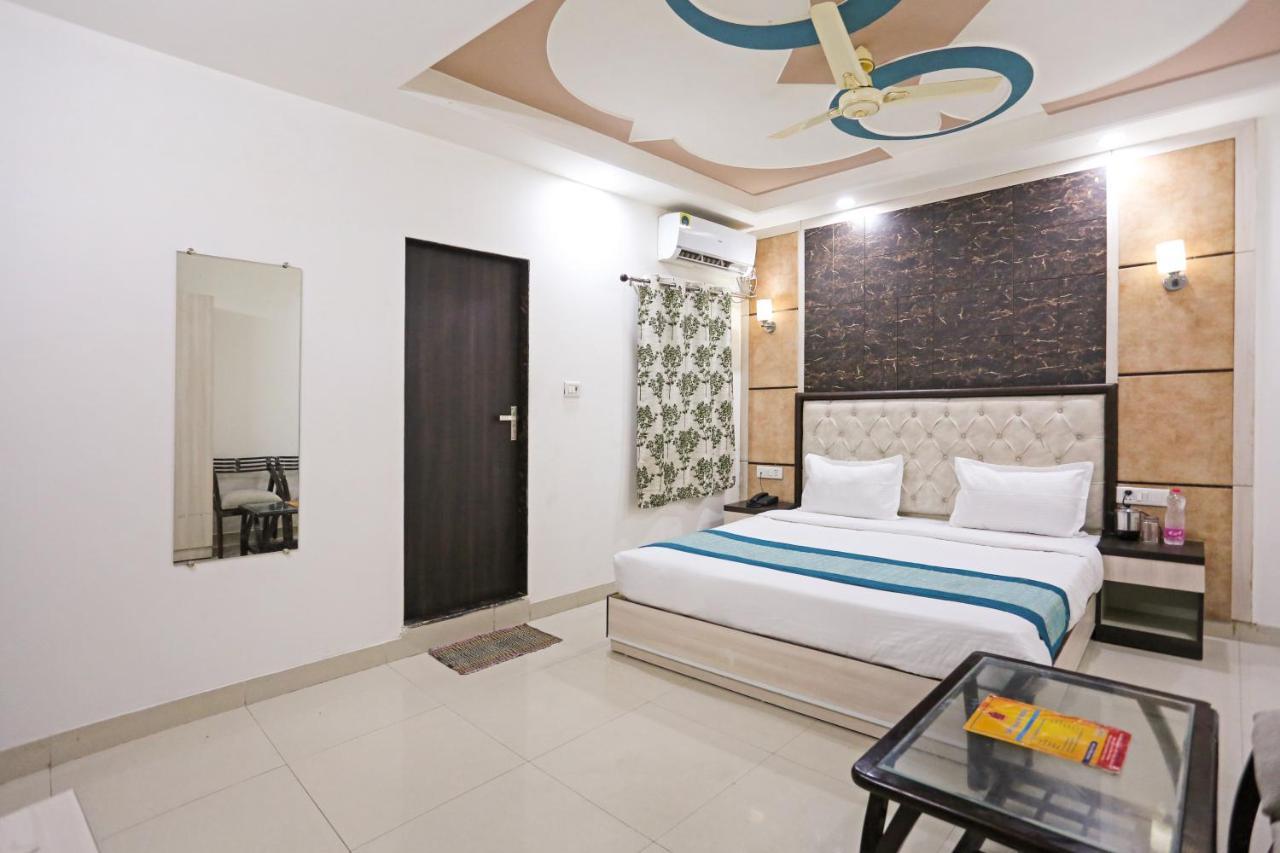 Aero Home Stay- Bed & Breakfast Neu-Delhi Exterior foto